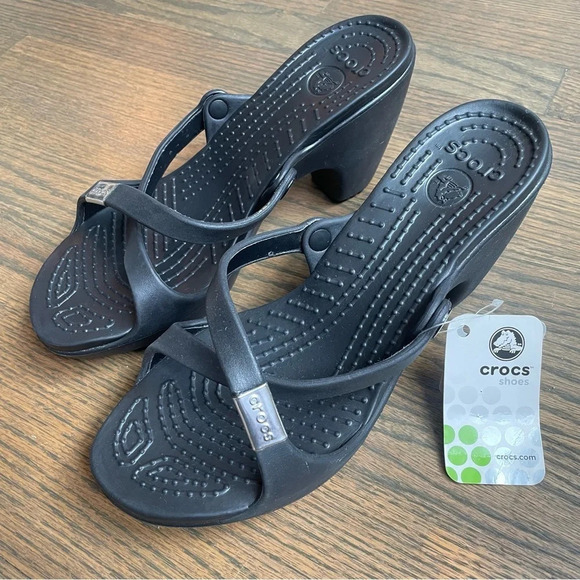 NWT Crocs Cyprus Slide Heels Strappy Sandals Black - Picture 1 of 14